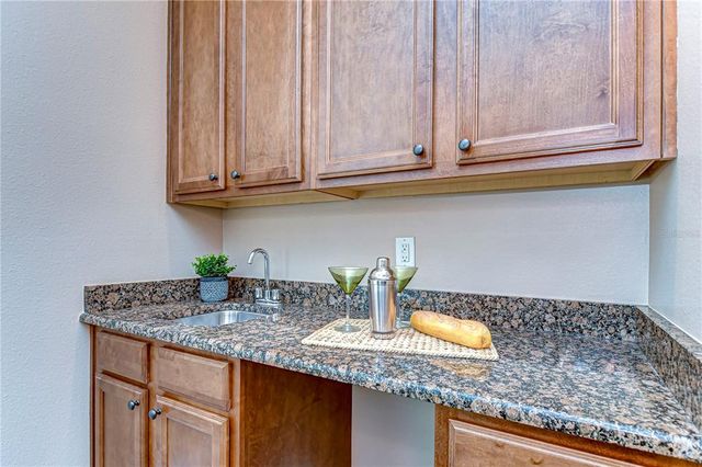 2506 W IVY STREET, Tampa, FL 33607