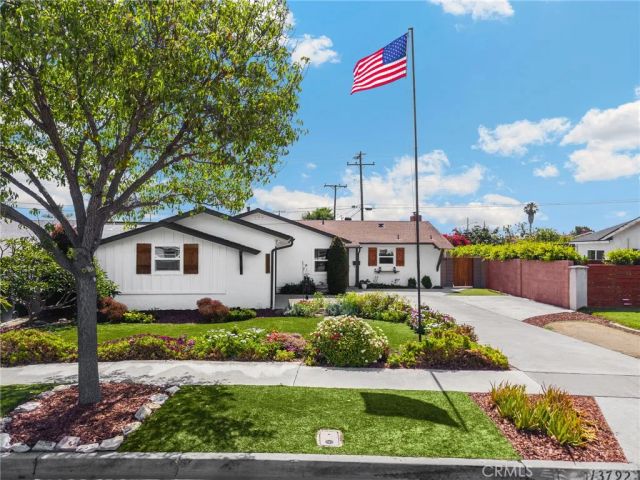 13792 Willow Lane, Westminster, CA 92683
