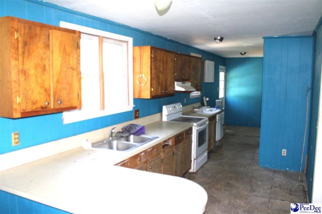 383 W Broad St., Darlington, SC 29536