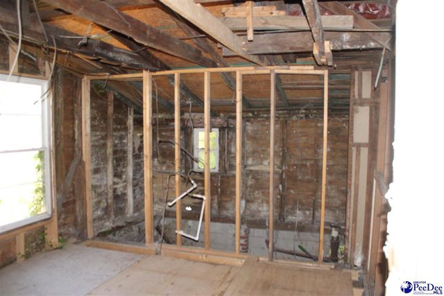 383 W Broad St., Darlington, SC 29536