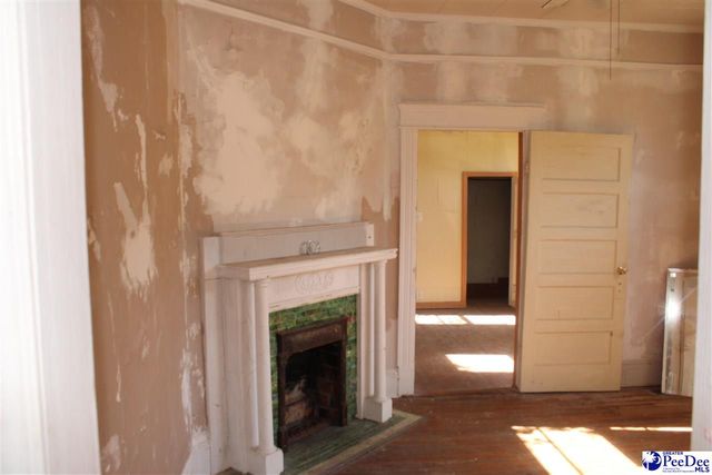 383 W Broad St., Darlington, SC 29536