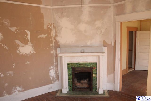 383 W Broad St., Darlington, SC 29536