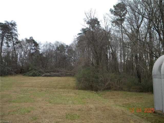 223 Old Wayside Drive, Winston-salem, NC 27107