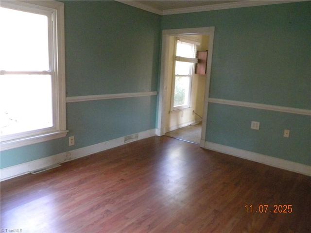 223 Old Wayside Drive, Winston-salem, NC 27107