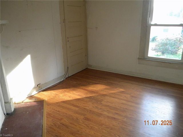 223 Old Wayside Drive, Winston-salem, NC 27107