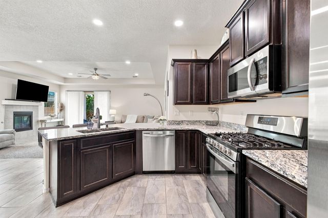 2610 Camino Plata Loop NE, Rio Rancho, NM 87144