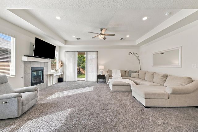 2610 Camino Plata Loop NE, Rio Rancho, NM 87144