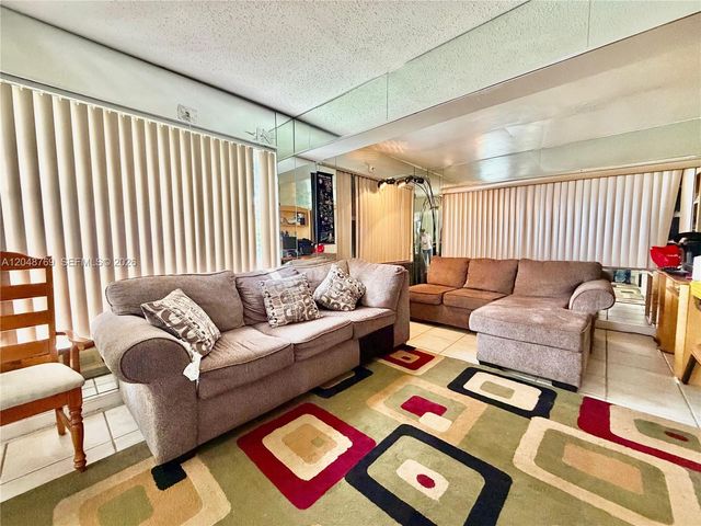 2141 NW 26th Avenue, Fort Lauderdale, FL 33311