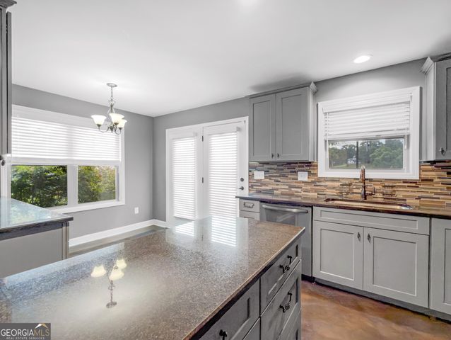 137 D Weavers Lakefront Road, Jackson, GA 30233