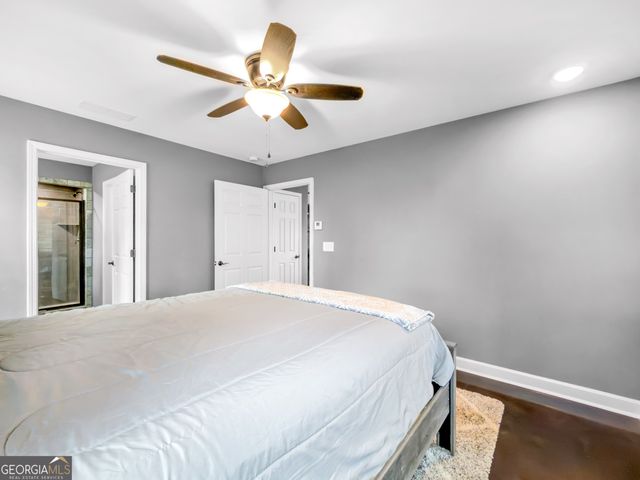 137 D Weavers Lakefront Road, Jackson, GA 30233