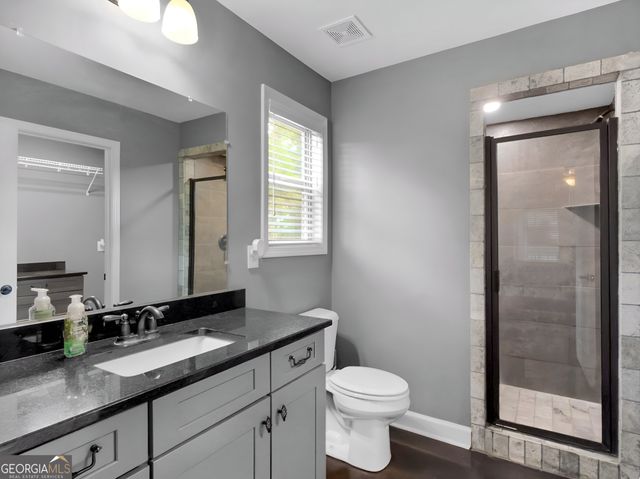 137 D Weavers Lakefront Road, Jackson, GA 30233