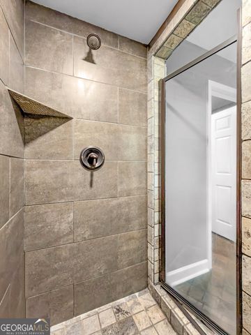 137 D Weavers Lakefront Road, Jackson, GA 30233