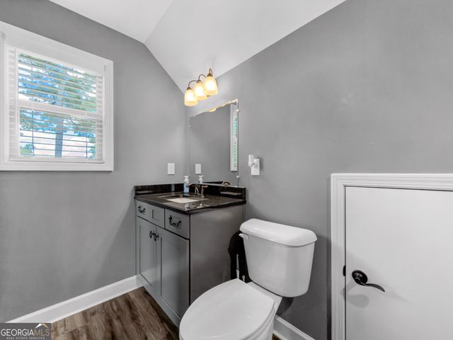 137 D Weavers Lakefront Road, Jackson, GA 30233