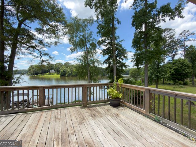137 D Weavers Lakefront Road, Jackson, GA 30233