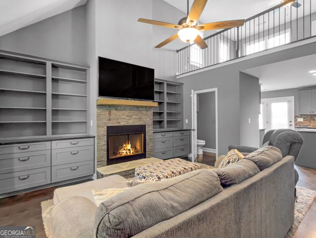 137 D Weavers Lakefront Road, Jackson, GA 30233