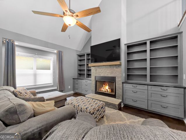 137 D Weavers Lakefront Road, Jackson, GA 30233
