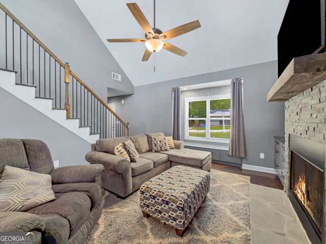 137 D Weavers Lakefront Road, Jackson, GA 30233