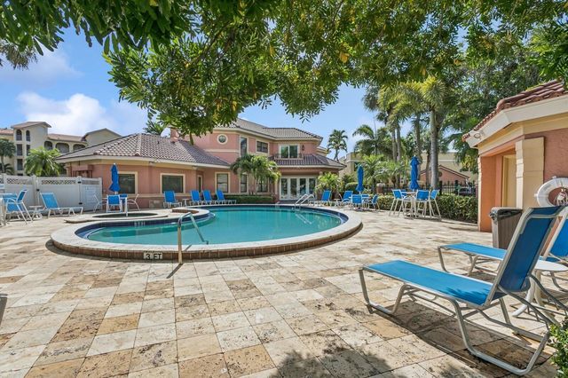 24 Uno Lago Drive, Juno Beach, FL 33408