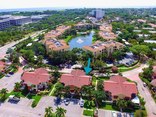 24 Uno Lago Drive, Juno Beach, FL 33408