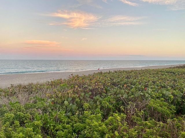 24 Uno Lago Drive, Juno Beach, FL 33408