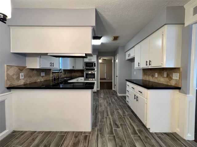 15903 Brookvilla Drive, Houston, TX 77059