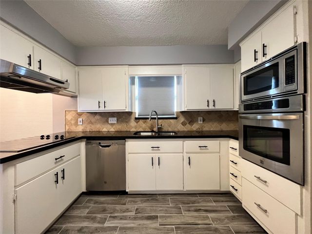 15903 Brookvilla Drive, Houston, TX 77059