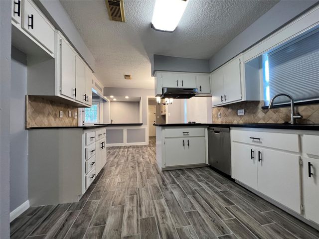 15903 Brookvilla Drive, Houston, TX 77059