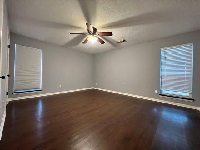 15903 Brookvilla Drive, Houston, TX 77059