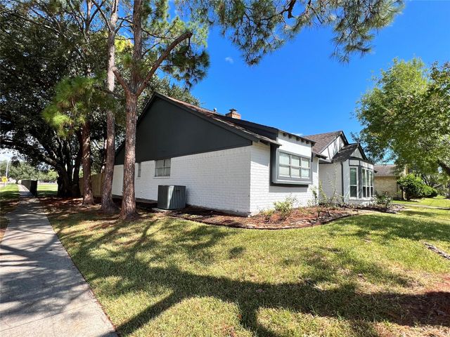 15903 Brookvilla Drive, Houston, TX 77059