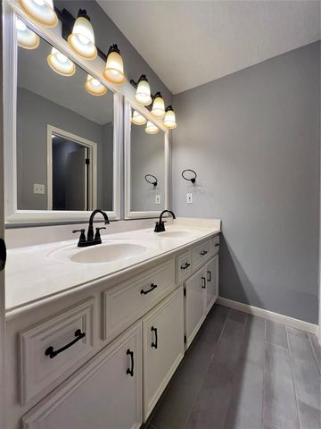 15903 Brookvilla Drive, Houston, TX 77059