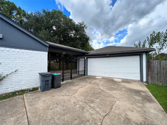 15903 Brookvilla Drive, Houston, TX 77059
