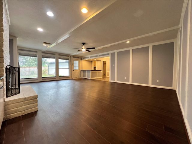 15903 Brookvilla Drive, Houston, TX 77059