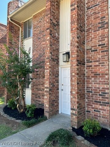 1500 S Albert Pike Avenue 38, Fort Smith, AR 72903