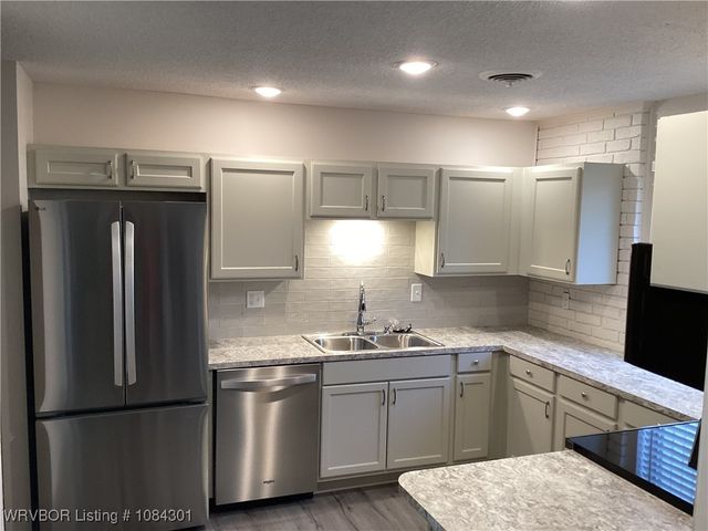 1500 S Albert Pike Avenue 38, Fort Smith, AR 72903