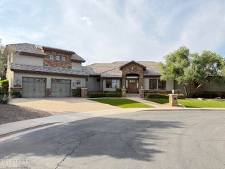 2840 N Whiting Circle, Mesa, AZ 85213