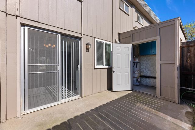 864 Rutledge Dr, Lodi, CA 95242