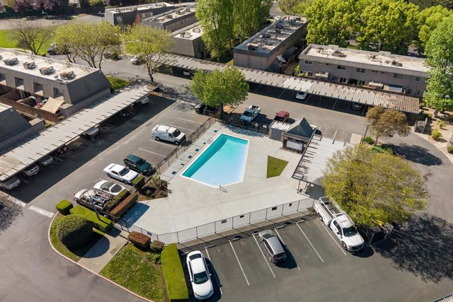 864 Rutledge Dr, Lodi, CA 95242