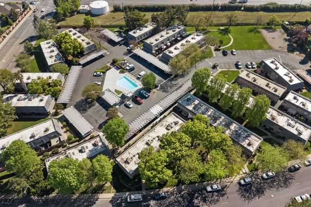 864 Rutledge Dr, Lodi, CA 95242