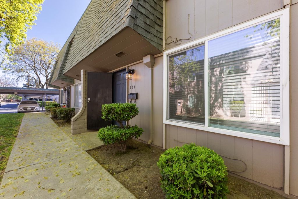 864 Rutledge Dr, Lodi, CA 95242