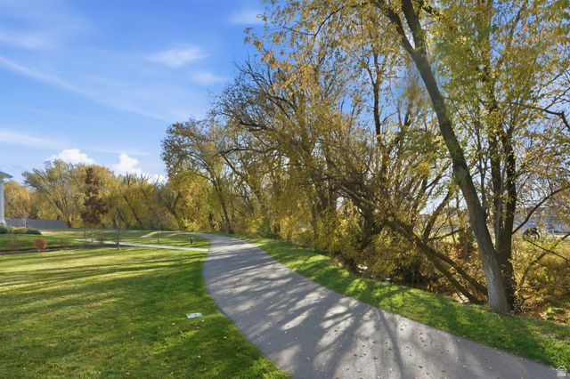 1038 S OLD TOWNE RD, Layton, UT 84041