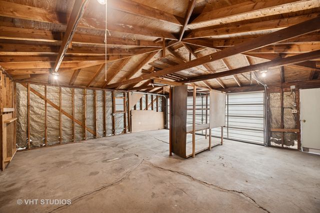 120 Madera Circle, Carpentersville, IL 60110