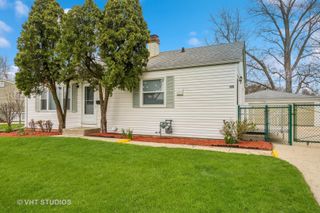 120 Madera Circle, Carpentersville, IL 60110