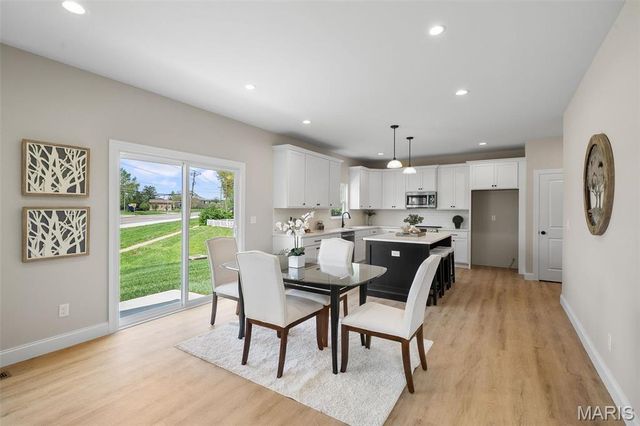 969 Brookfield Chase ct, Florissant, MO 63031