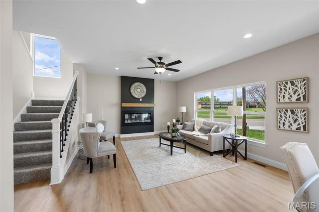 969 Brookfield Chase ct, Florissant, MO 63031