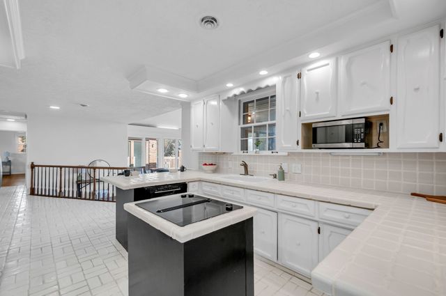 211 W Hills Ter, Dickson, TN 37055