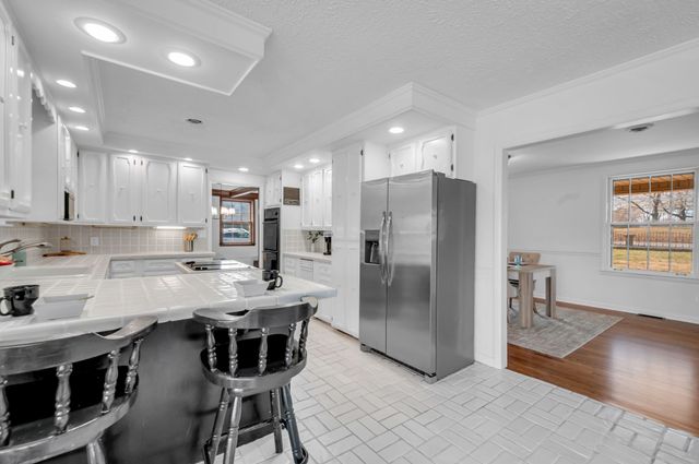 211 W Hills Ter, Dickson, TN 37055