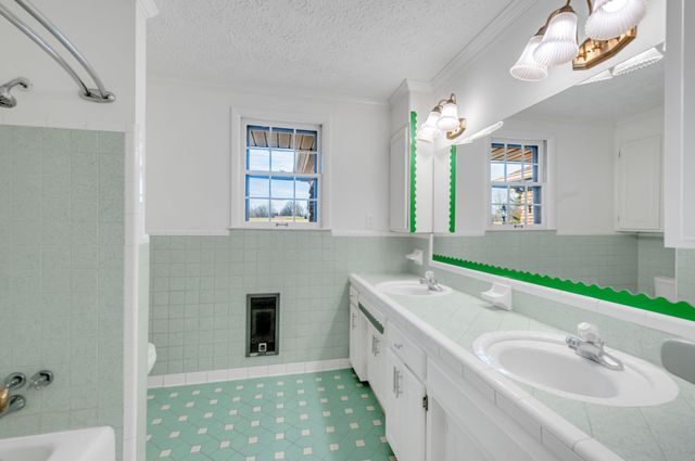 211 W Hills Ter, Dickson, TN 37055