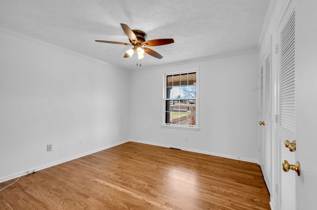 211 W Hills Ter, Dickson, TN 37055