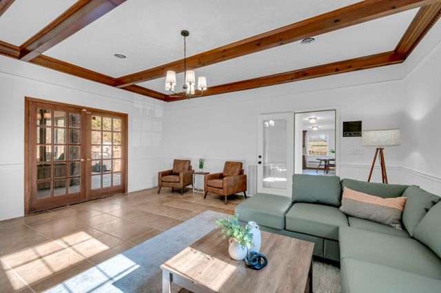 211 W Hills Ter, Dickson, TN 37055