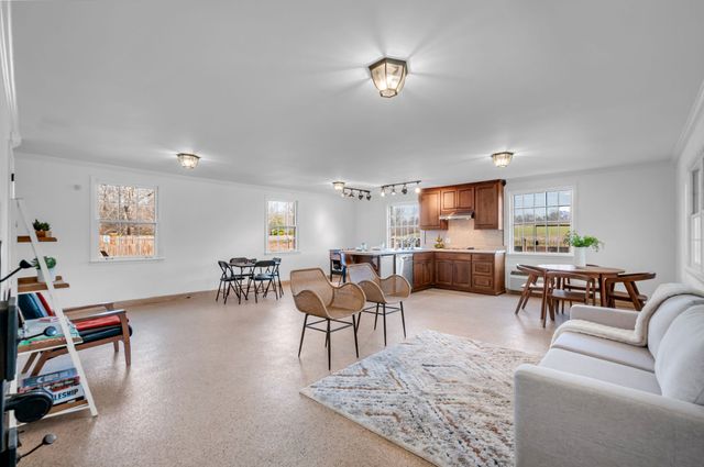 211 W Hills Ter, Dickson, TN 37055